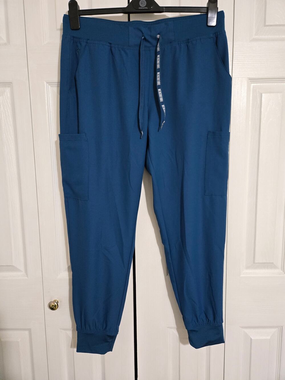 Insight by medcouture large women's teal jogger style scrub pants